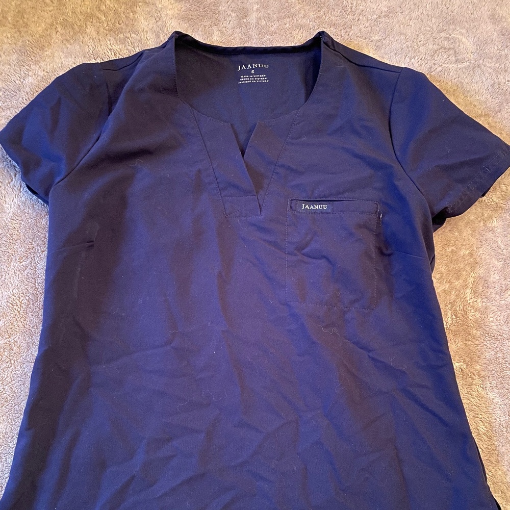 Jaanuu Scrub Top